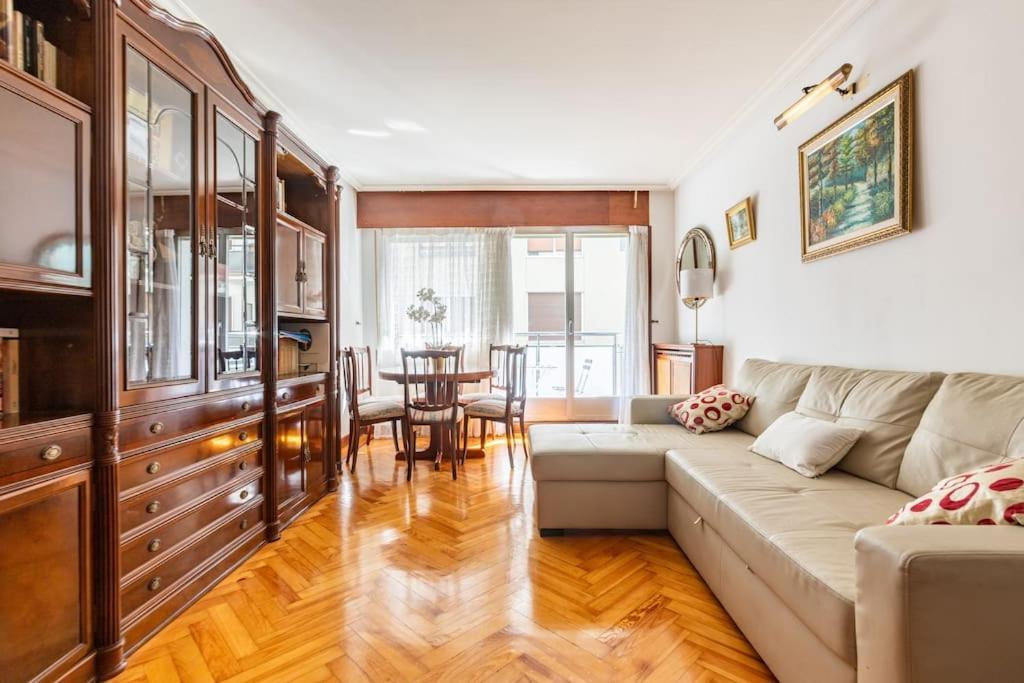 Terraza Playa Y Calle Peatonal Ess03377 Сан-Себастьян Екстер'єр фото